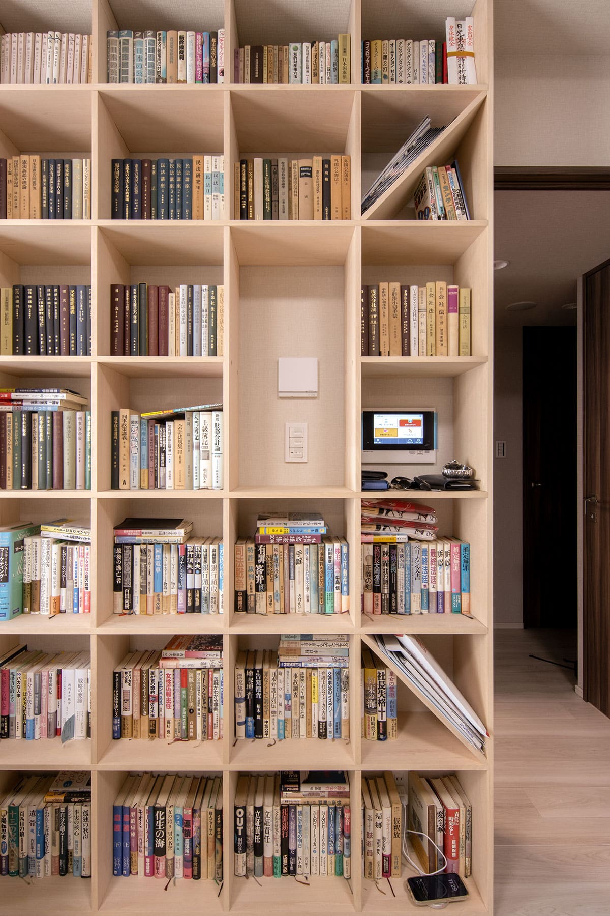 リビングの本棚 - Shelf 壁一面の本棚 奥行350mm - マルゲリータお客様事例