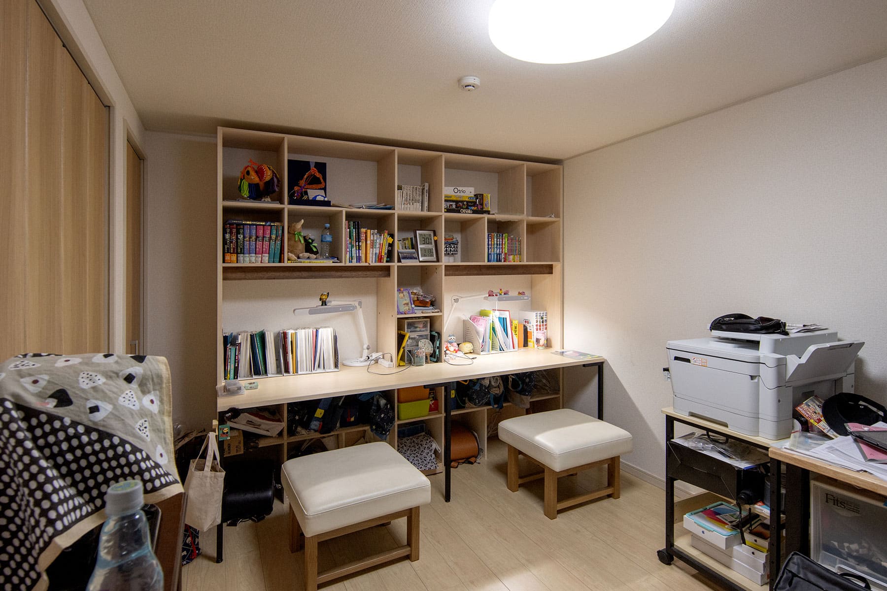 子供部屋の勉強机 - Shelf カウンター付き本棚 - マルゲリータお客様事例