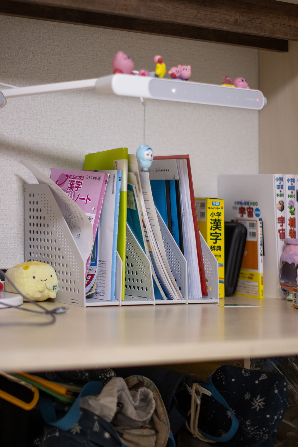 子供部屋の勉強机 - Shelf カウンター付き本棚 - マルゲリータお客様事例