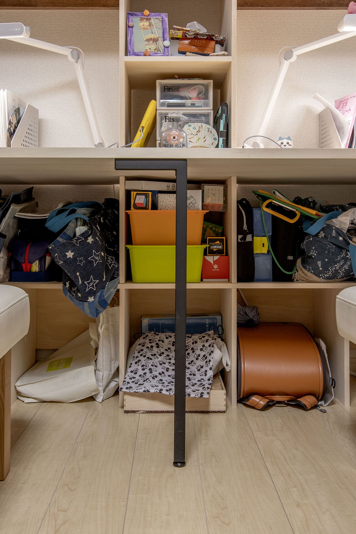 子供部屋の勉強机 - Shelf カウンター付き本棚 - マルゲリータお客様事例