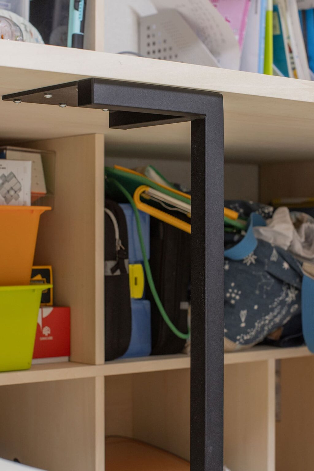 子供部屋の勉強机 - Shelf カウンター付き本棚 - マルゲリータお客様事例