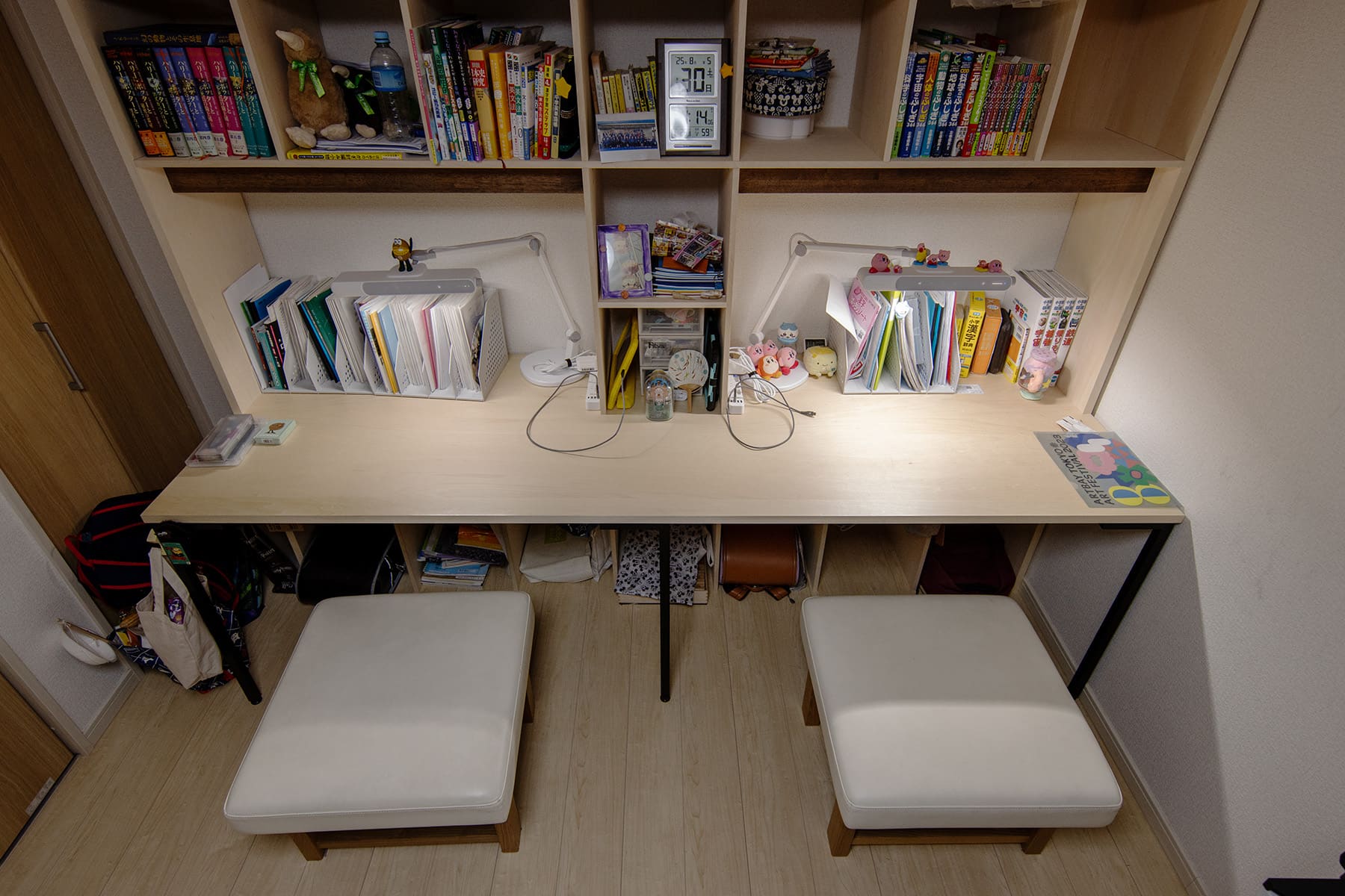 子供部屋の勉強机 - Shelf カウンター付き本棚 - マルゲリータお客様事例