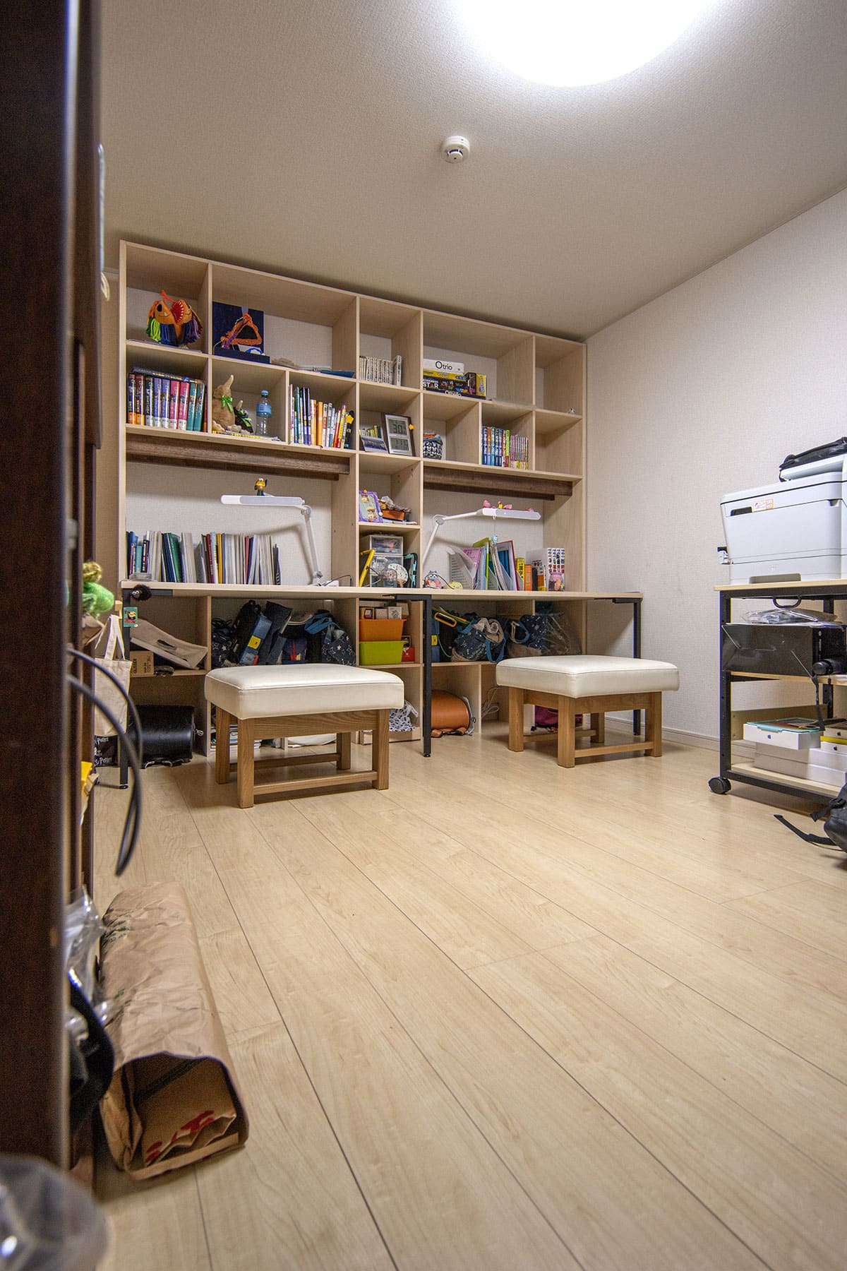 子供部屋の勉強机 - Shelf カウンター付き本棚 - マルゲリータお客様事例