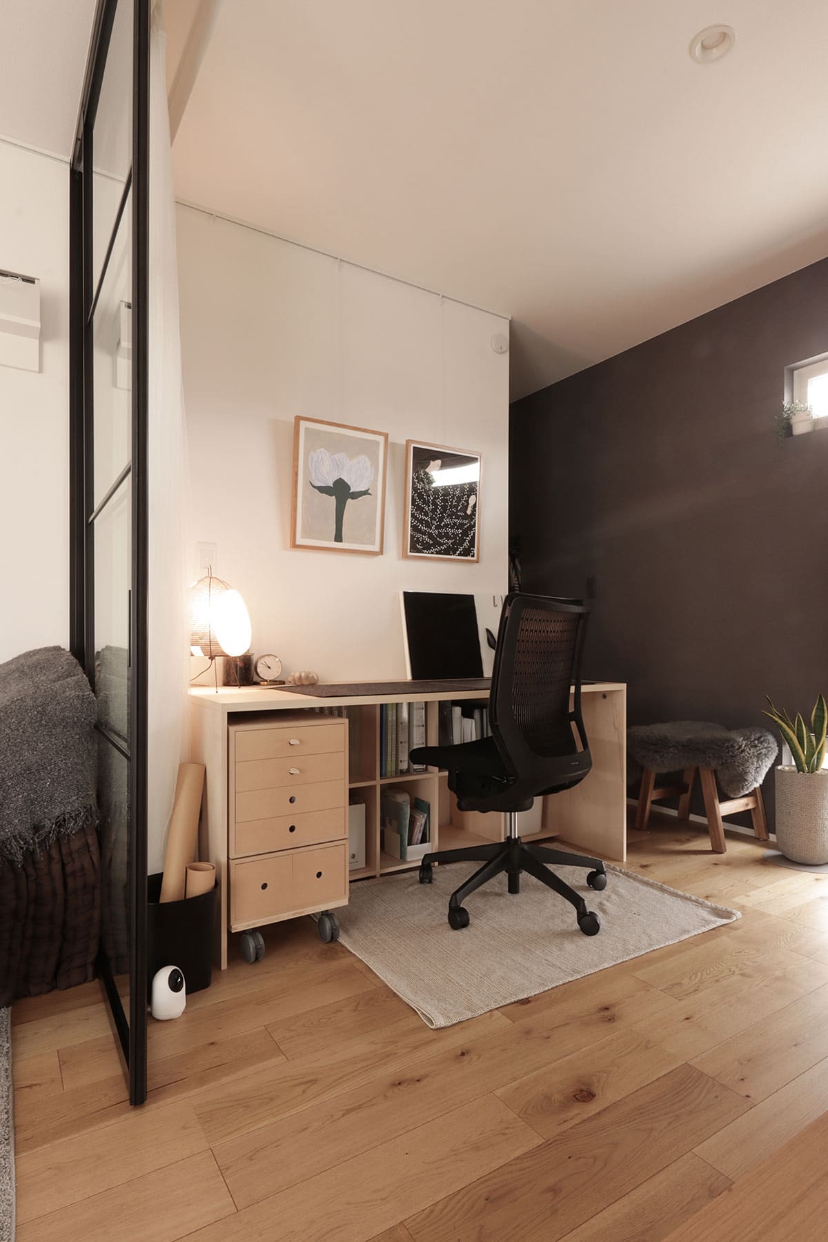 おしゃれな木製デスク8選　無垢でシンプルなワーク・パソコン用デスクのおすすめの事例を紹介