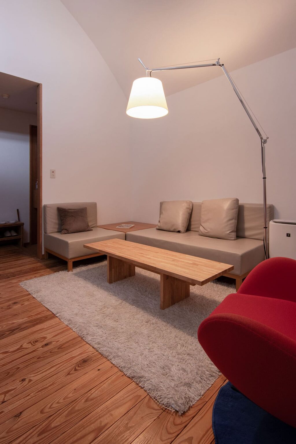 おしゃれなソファテーブル7選 小さめ・高め・ローテーブルなどのおすすめをご紹介