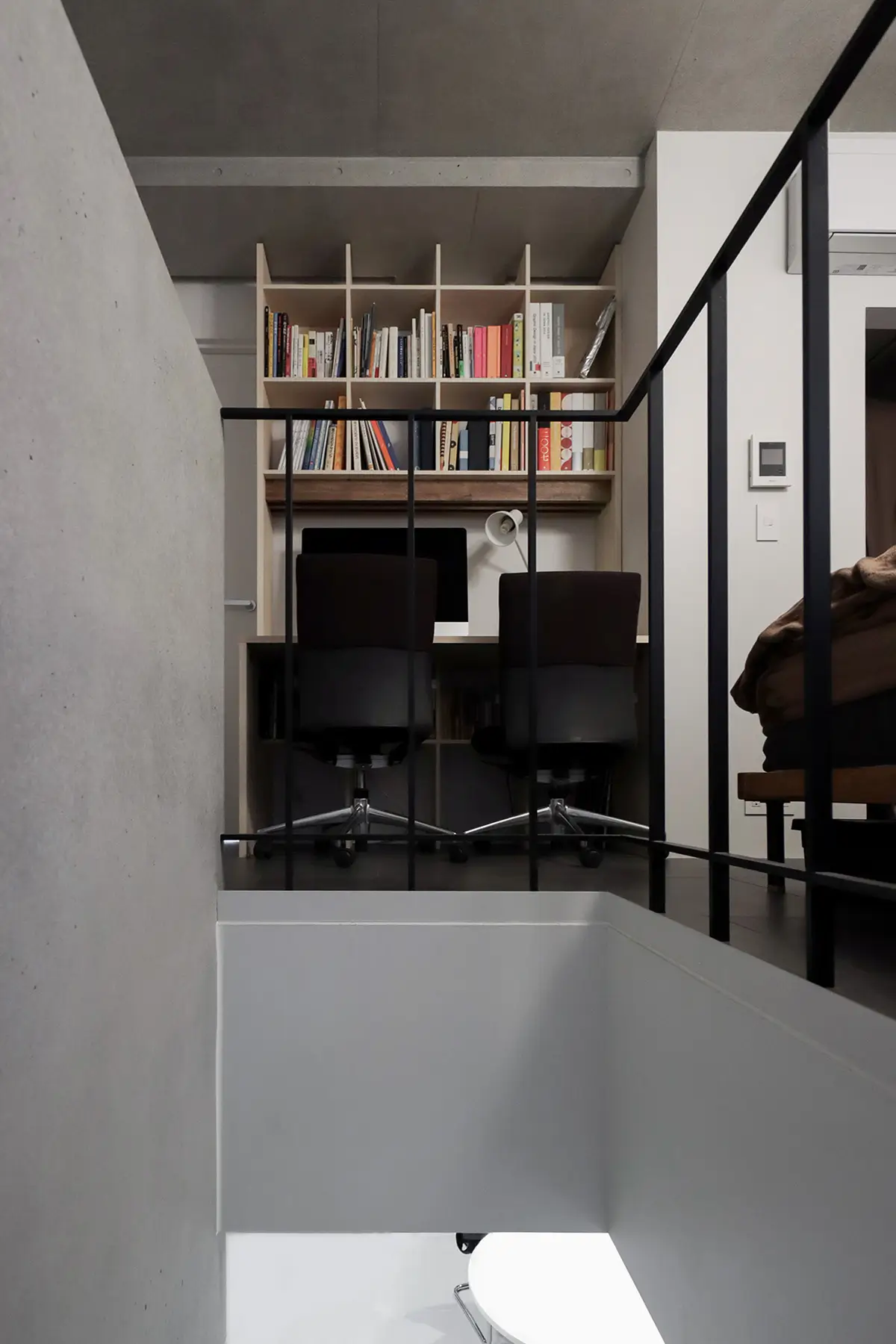 おしゃれな木製デスク8選　無垢でシンプルなワーク・パソコン用デスクのおすすめの事例を紹介