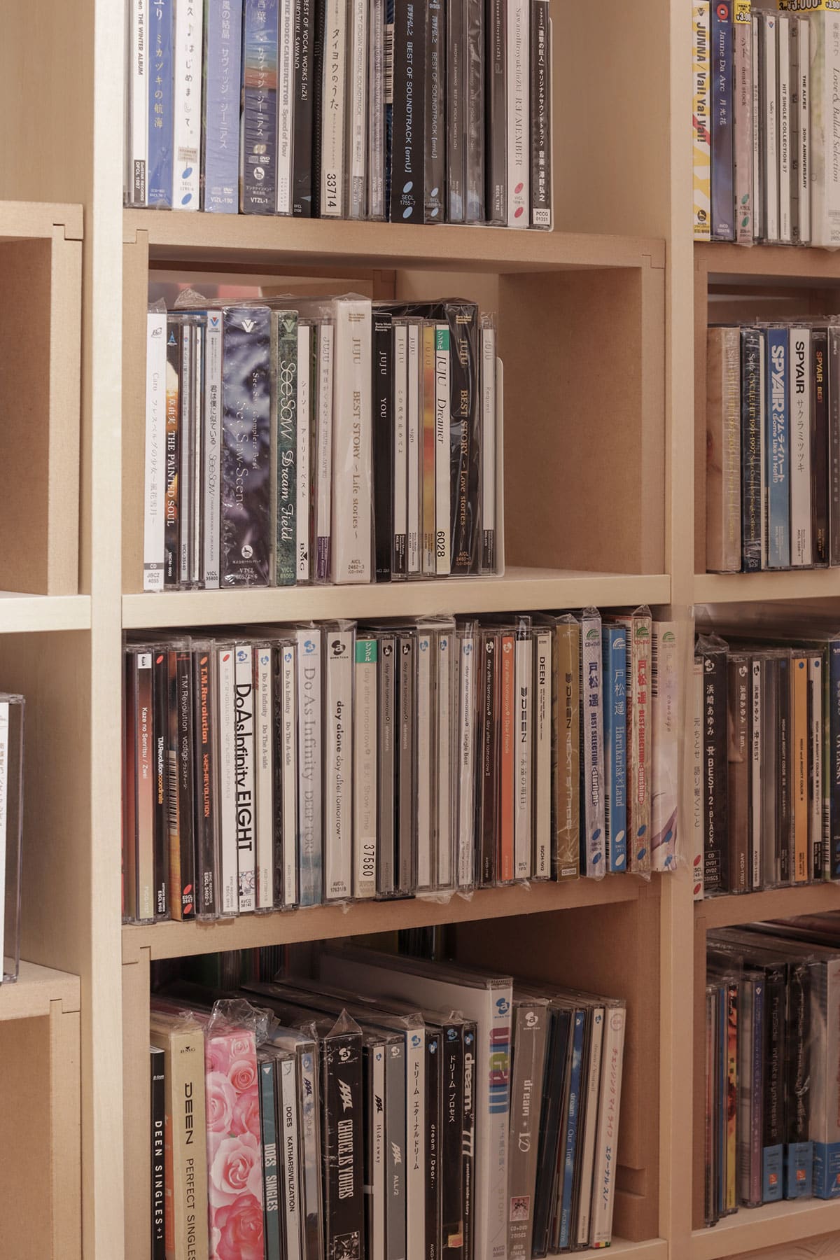 家じゅうを本棚で埋め尽くす - Shelf 壁一面の本棚 - マルゲリータお客様事例