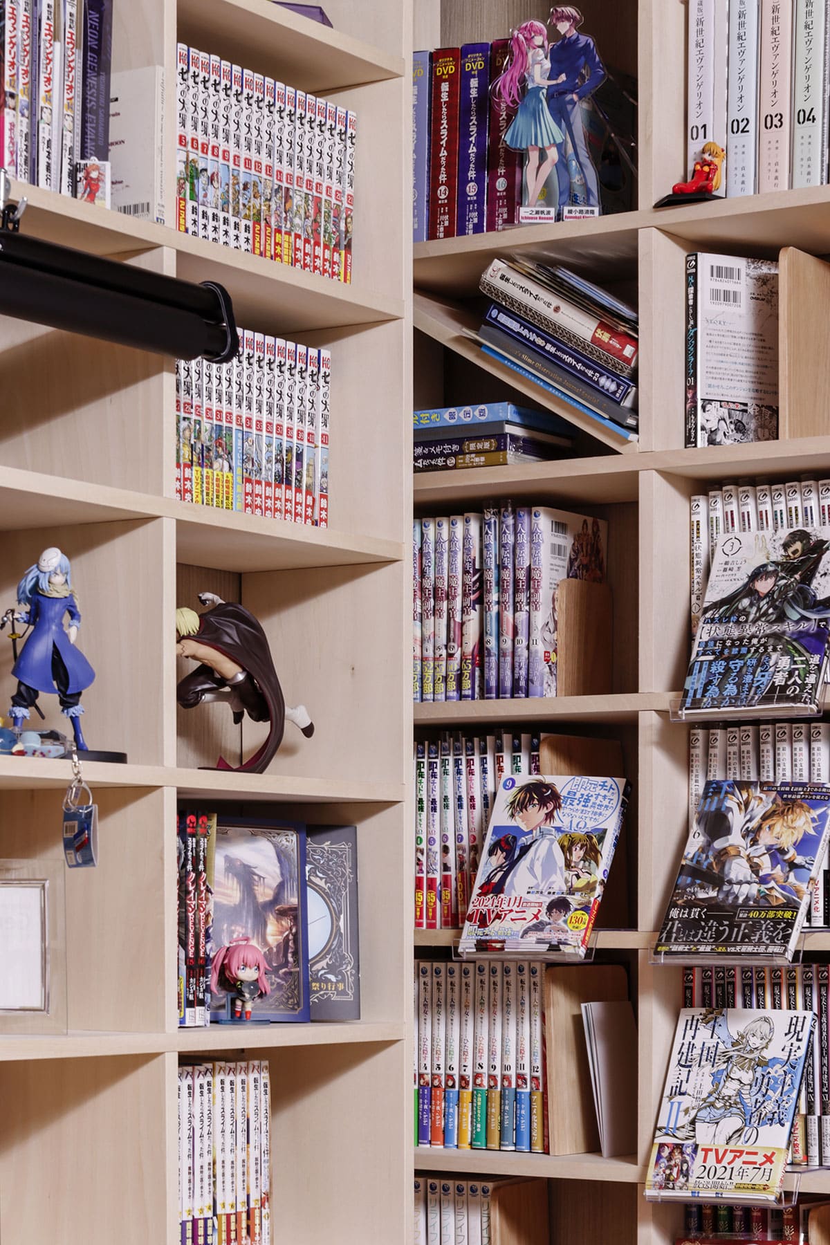 家じゅうを本棚で埋め尽くす - Shelf 壁一面の本棚 - マルゲリータお客様事例