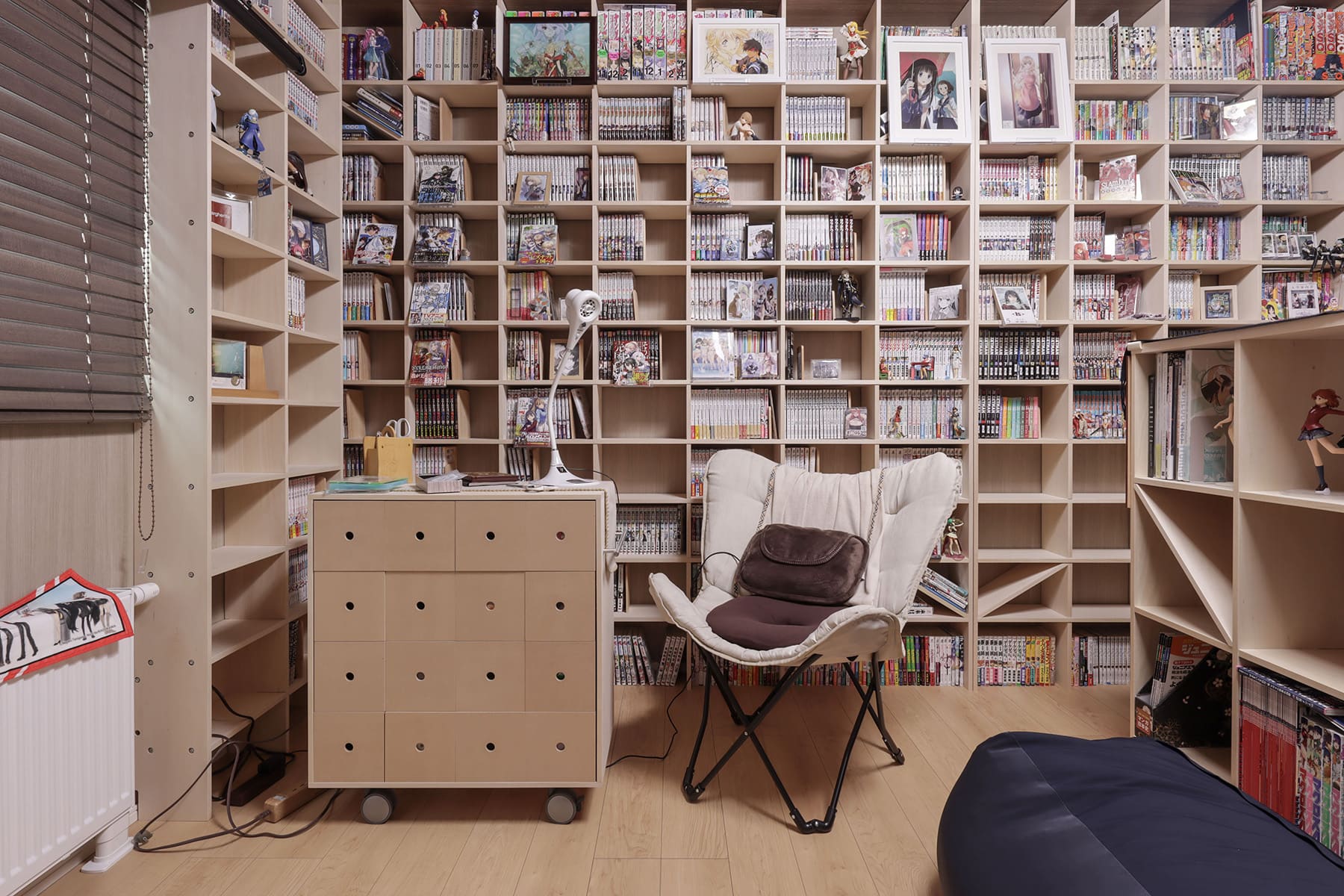 家じゅうを本棚で埋め尽くす - Shelf 壁一面の本棚 - マルゲリータお客様事例