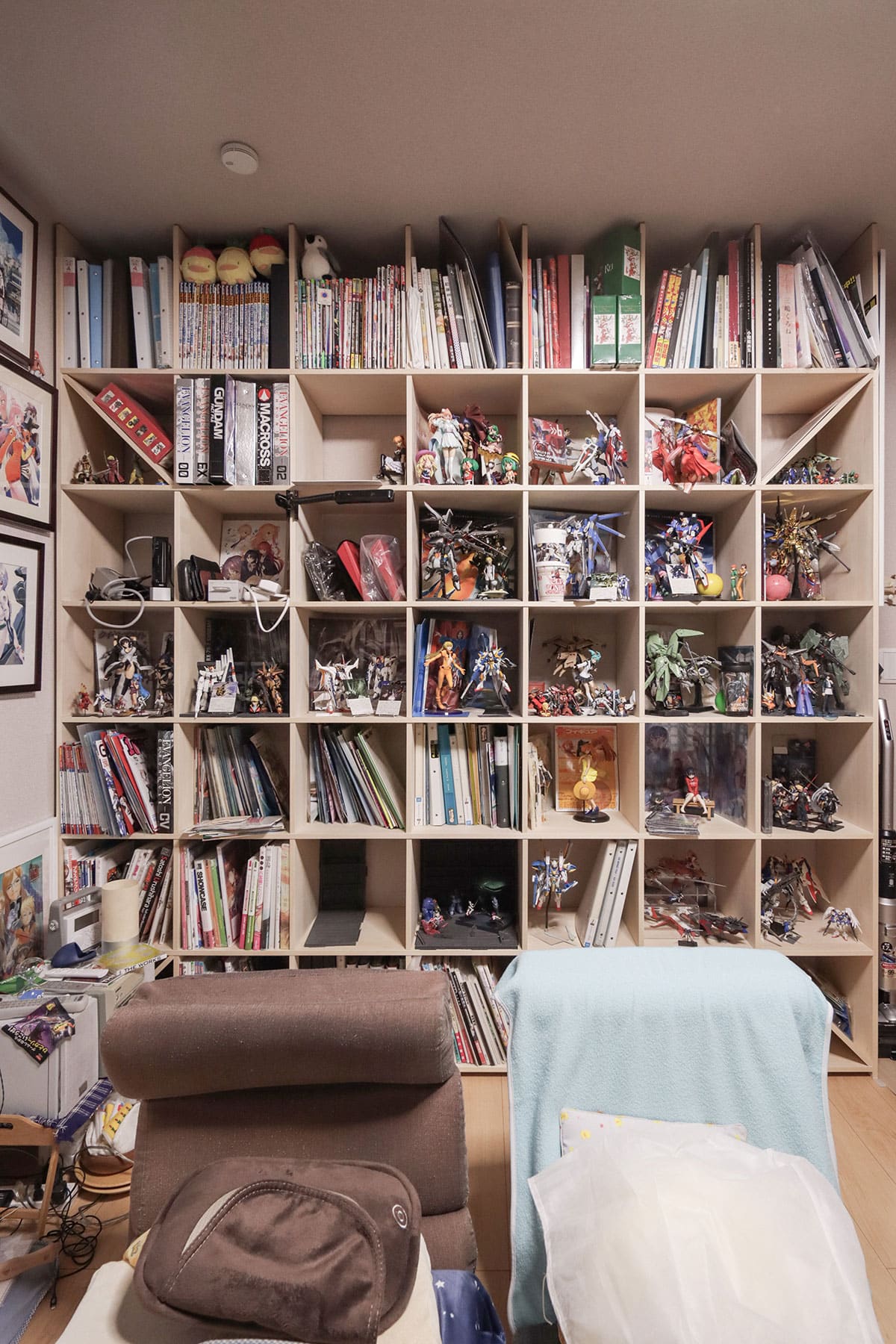 家じゅうを本棚で埋め尽くす - Shelf 壁一面の本棚 - マルゲリータお客様事例