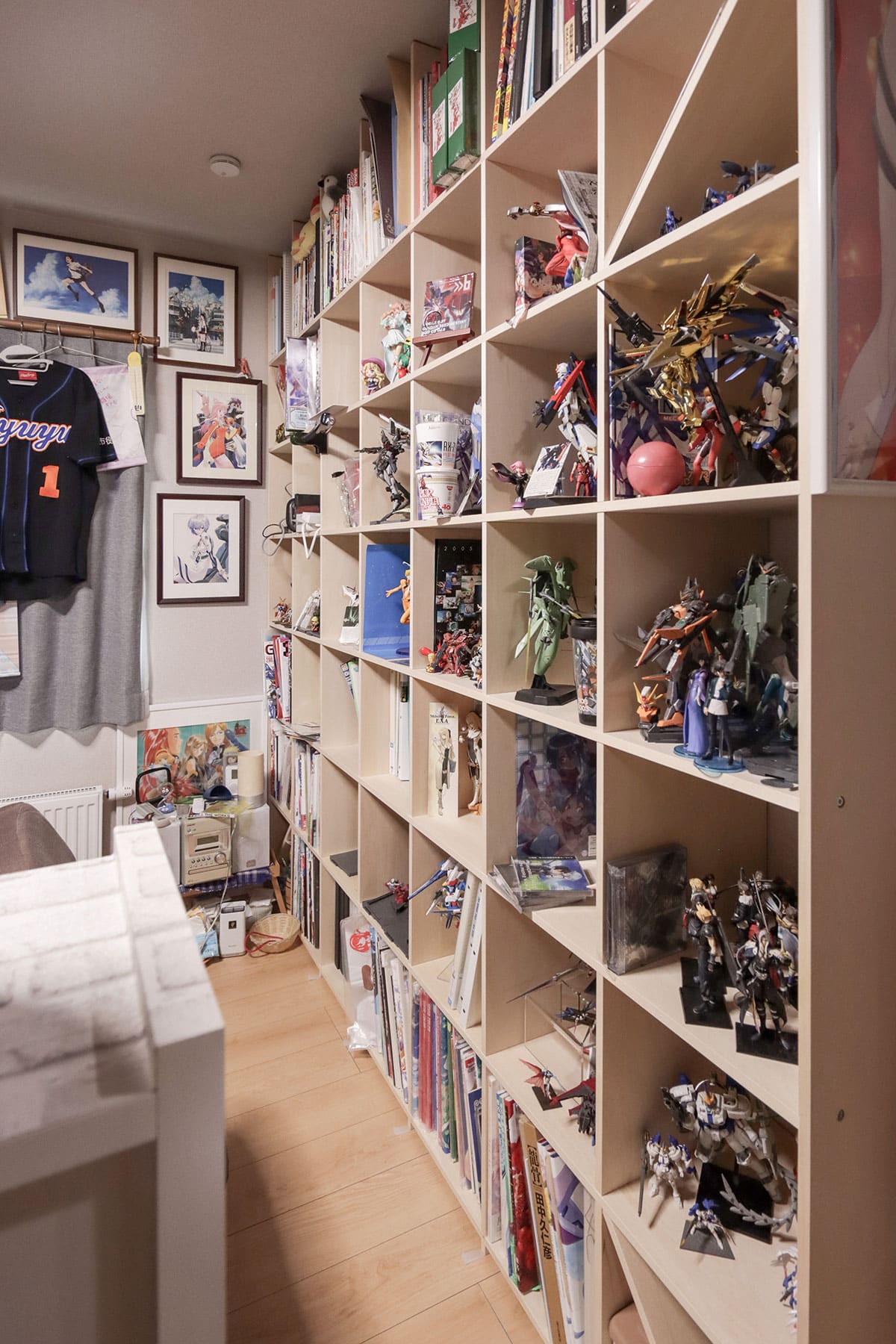 家じゅうを本棚で埋め尽くす - Shelf 壁一面の本棚 - マルゲリータお客様事例