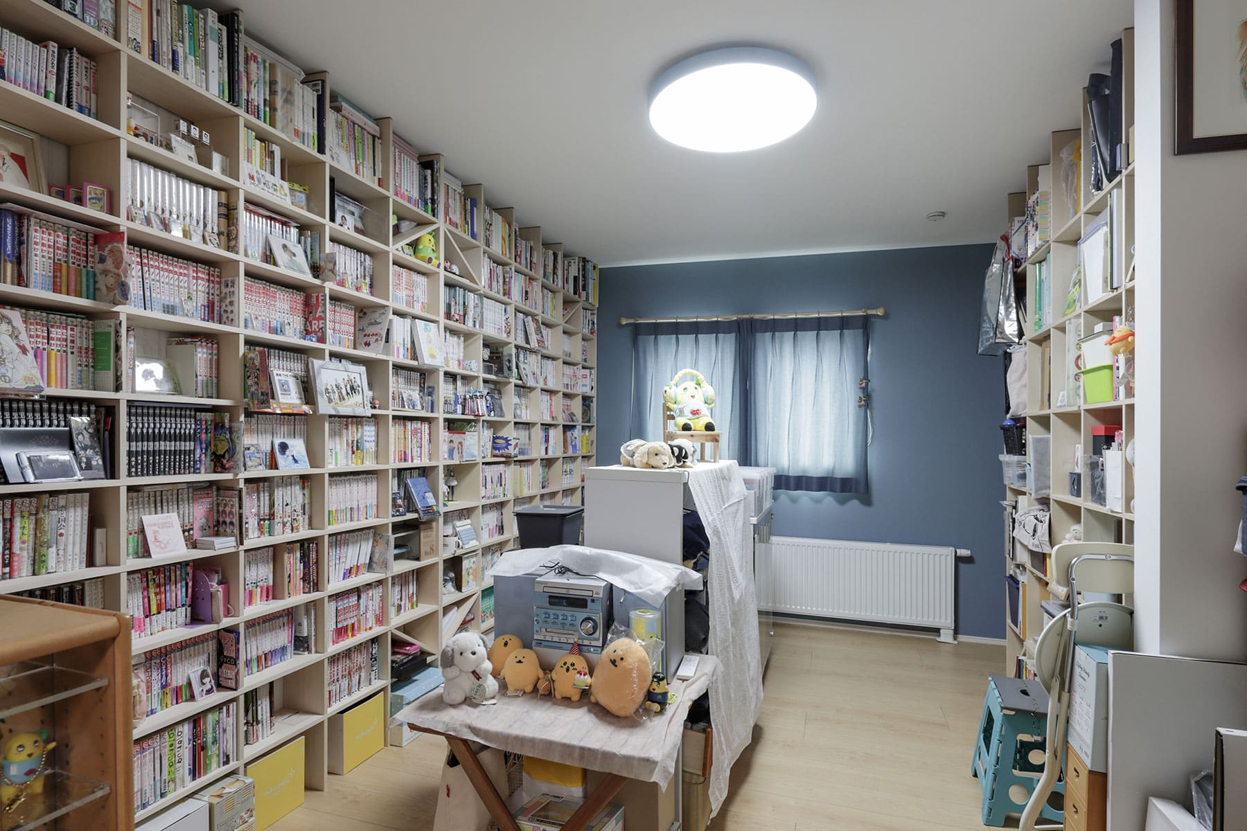 家じゅうを本棚で埋め尽くす - Shelf 壁一面の本棚 - マルゲリータお客様事例