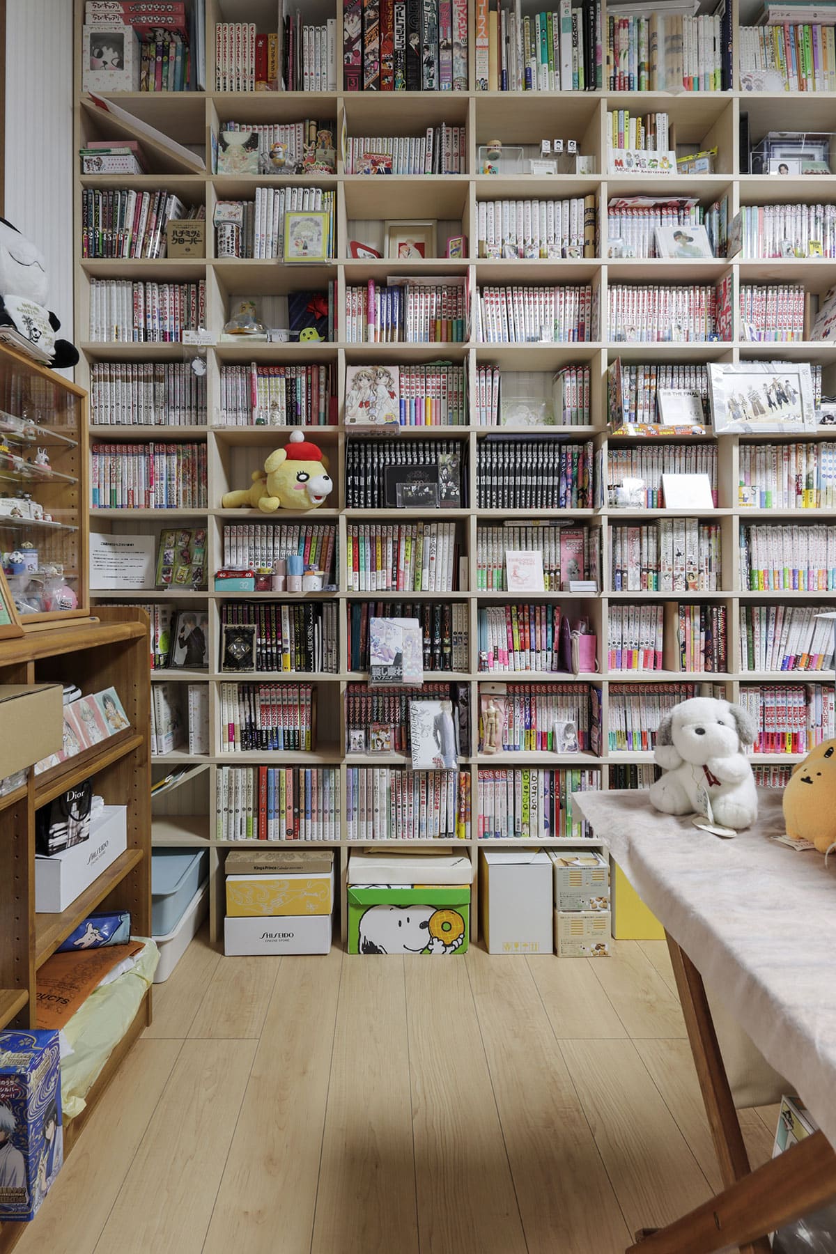 家じゅうを本棚で埋め尽くす - Shelf 壁一面の本棚 - マルゲリータお客様事例