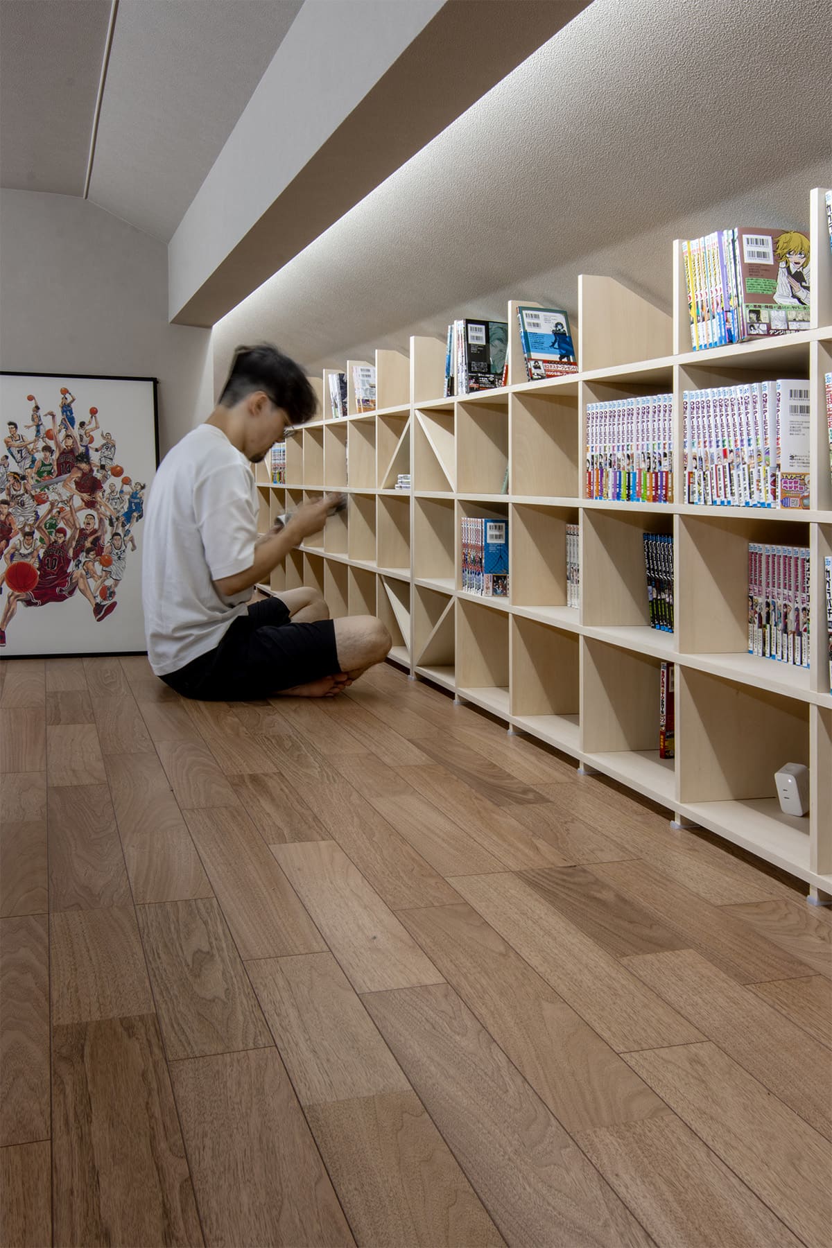 ロフトの本棚 - Shelf 壁一面のA5判コミック本棚 奥行180mm - マルゲリータお客様事例