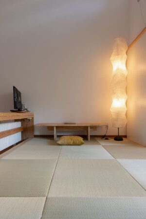 文机をホテルの畳の間のコンソールデスクに - Shelf 文机 - マルゲリータお客様事例