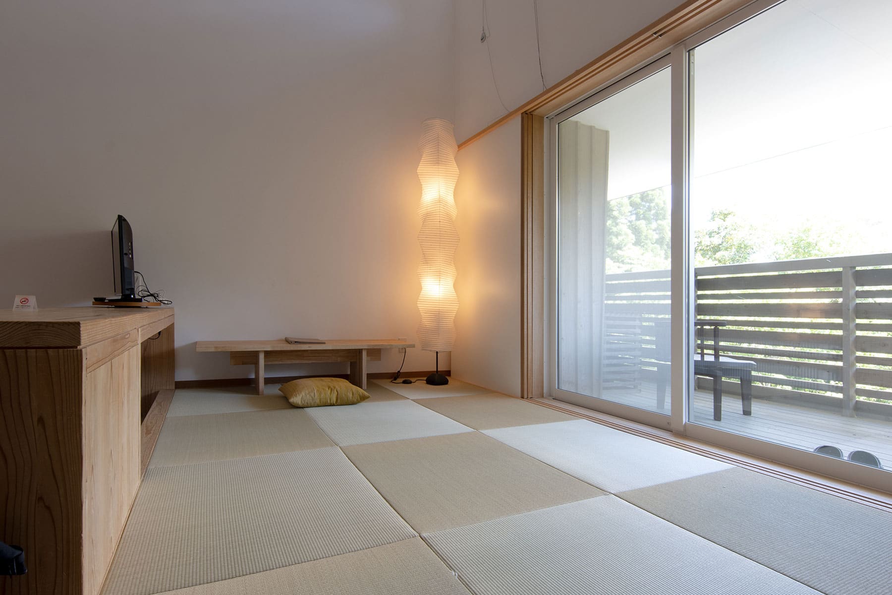 文机をホテルの畳の間のコンソールデスクに - Shelf 文机 - マルゲリータお客様事例