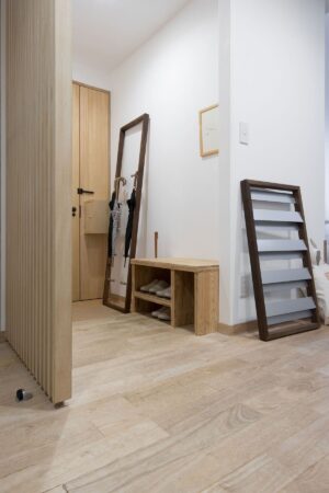 機能性とデザイン生を兼ね備えた玄関収納 - Cavalletto シューズラック/アンブレララック/スリッパラック - マルゲリータお客様事例