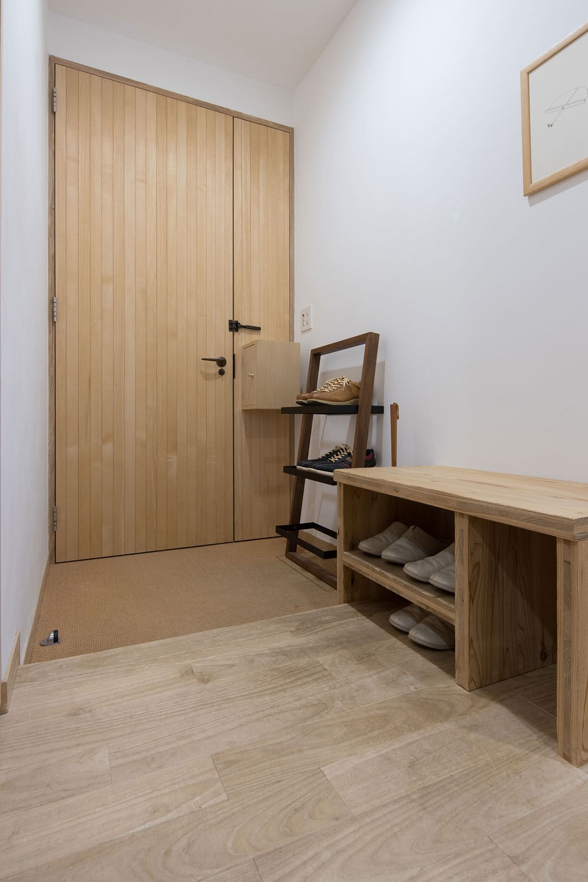 機能性とデザイン生を兼ね備えた玄関収納 - Cavalletto シューズラック/アンブレララック/スリッパラック - マルゲリータお客様事例
