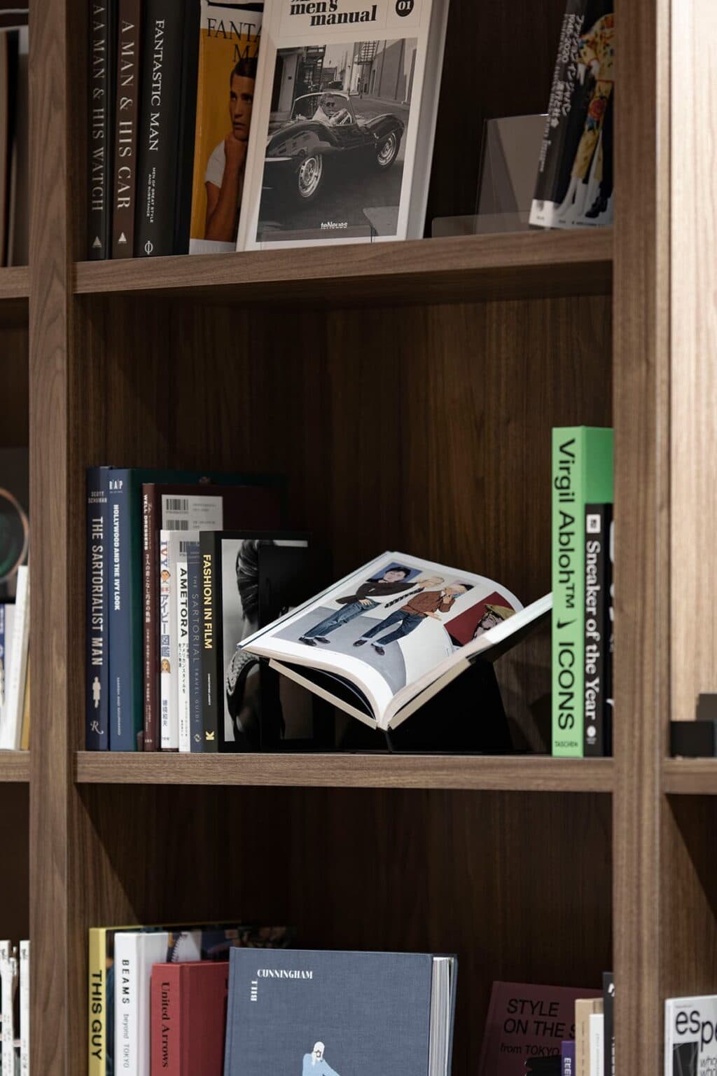 おしゃれな本屋の業務用本棚とは 本屋のような本棚をお探しの方にもおすすめの商品の事例を紹介