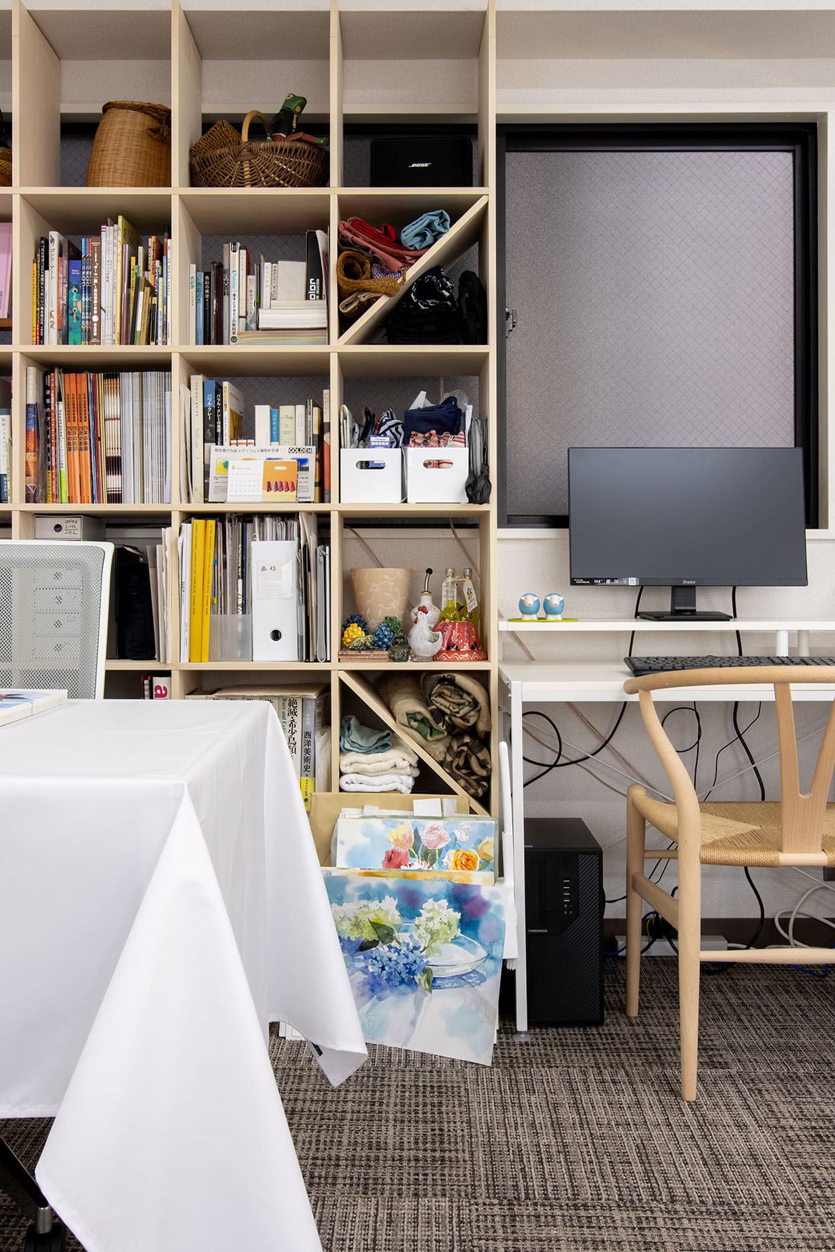 絵画教室・アトリエの本棚 - Shelf 壁一面の本棚 奥行350mm / ロータイプ本棚 - マルゲリータお客様事例