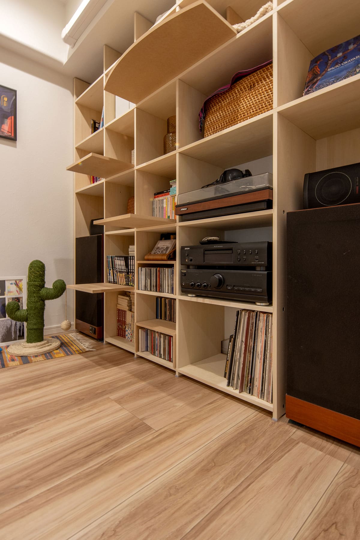 オーディオラック - Shelf 壁一面の本棚 奥行350mm - マルゲリータお客様事例