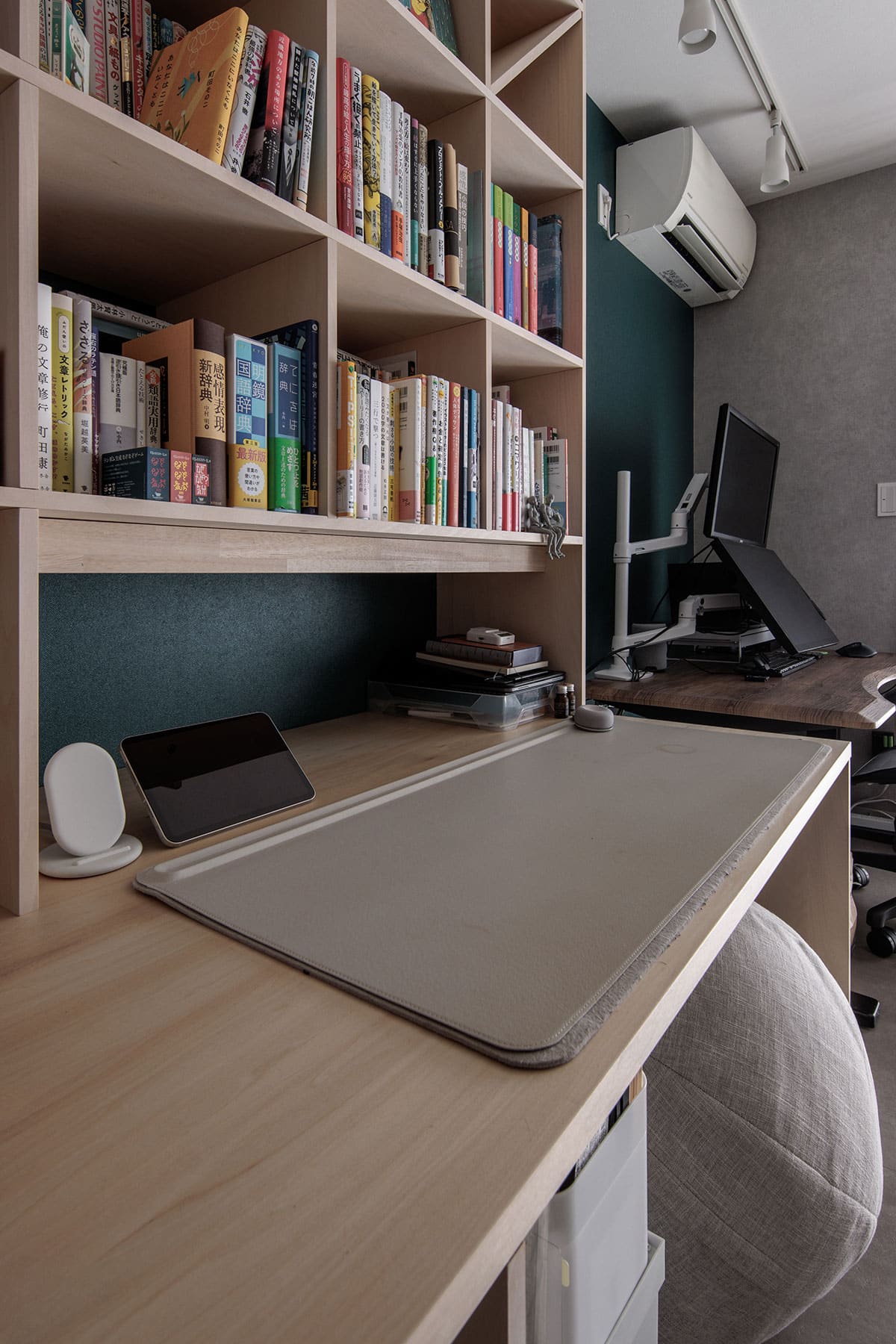 ワークスペースの本棚 - Shelf カウンター付き本棚 - マルゲリータお客様事例