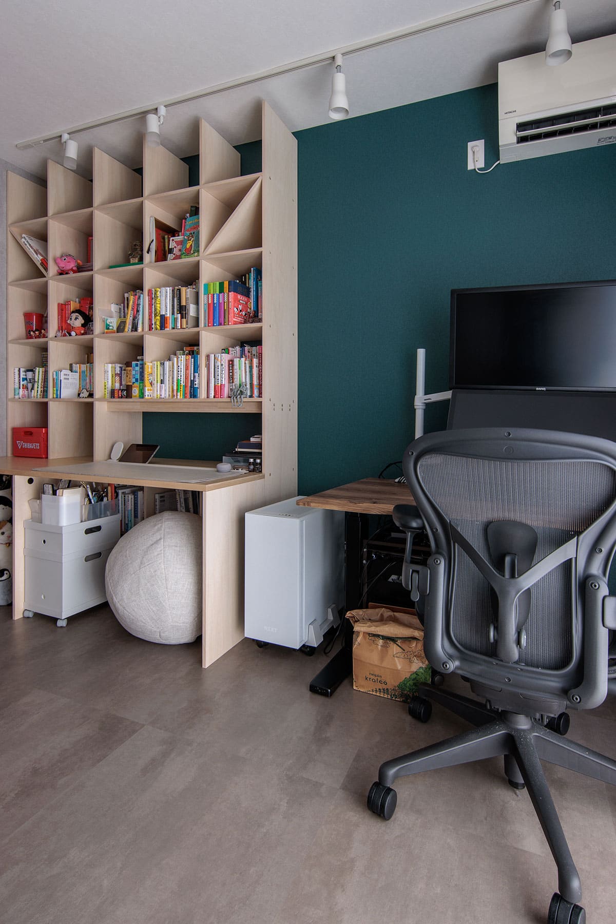 ワークスペースの本棚 - Shelf カウンター付き本棚 - マルゲリータお客様事例