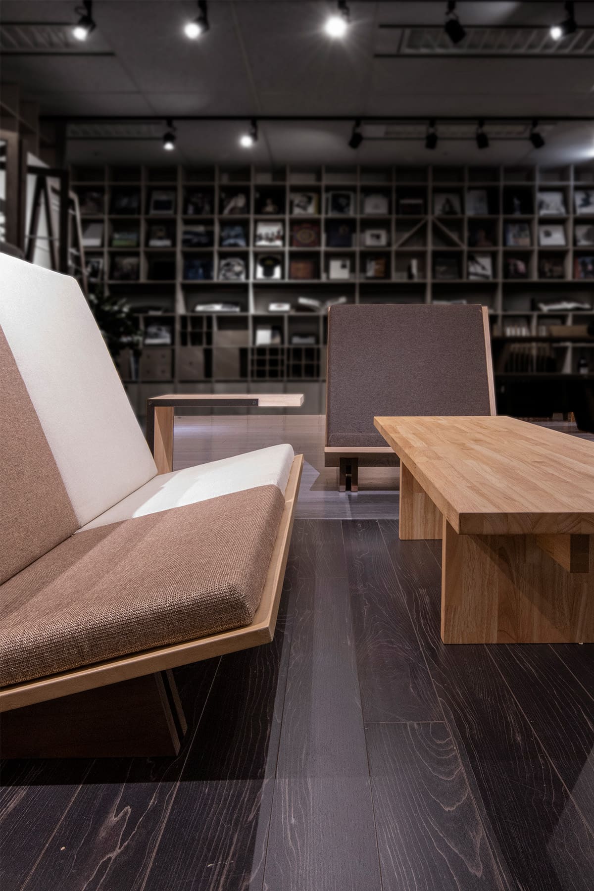 リビングテーブルとLソファを組合わせる - Tavola 座卓/文机 - マルゲリータお客様事例