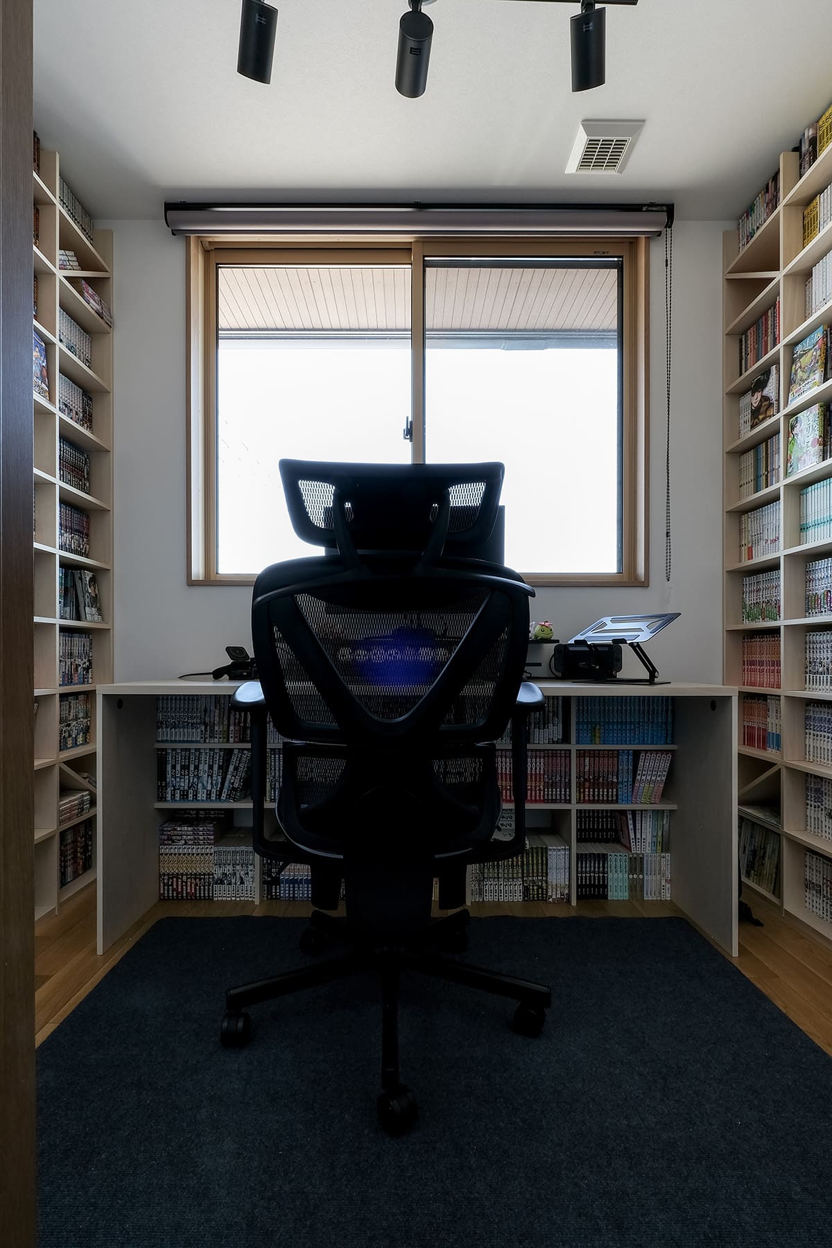 コミック専用本棚 - Shelf 壁一面のコミック本棚 奥行180mm - マルゲリータお客様事例