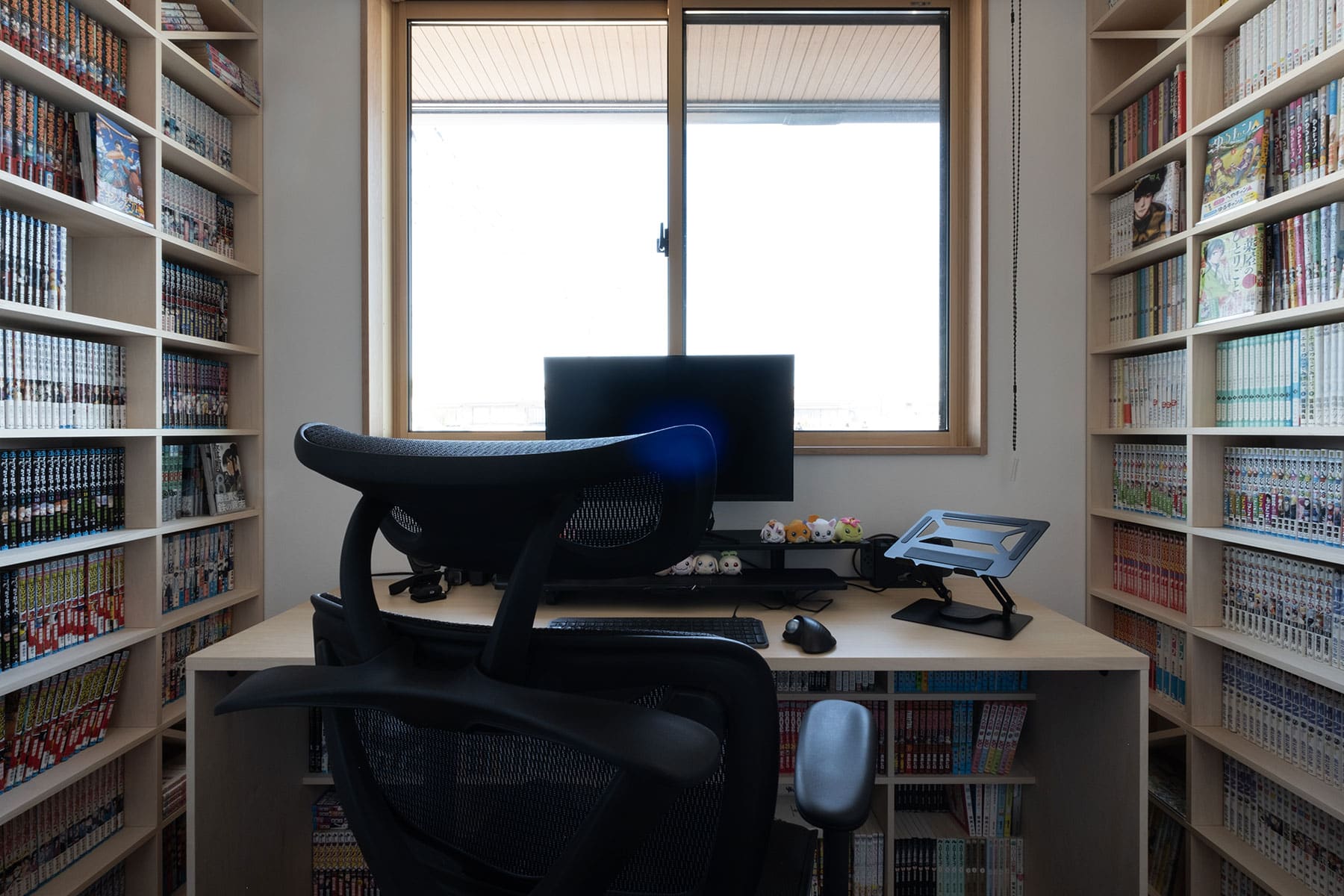 コミック専用本棚 - Shelf 壁一面のコミック本棚 奥行180mm - マルゲリータお客様事例