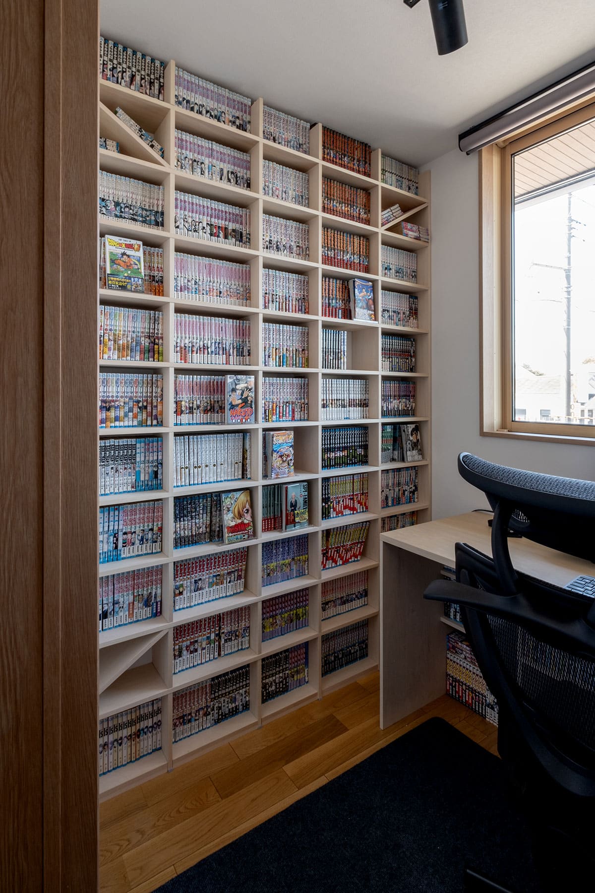 コミック専用本棚 - Shelf 壁一面のコミック本棚 奥行180mm - マルゲリータお客様事例