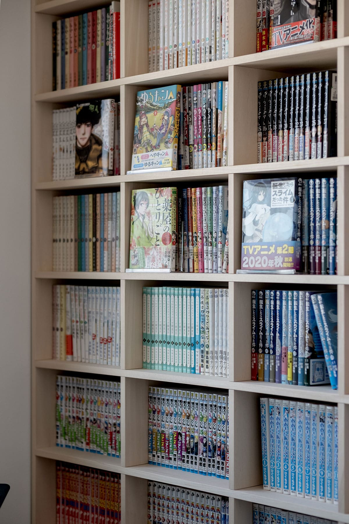 コミック専用本棚 - Shelf 壁一面のコミック本棚 奥行180mm - マルゲリータお客様事例