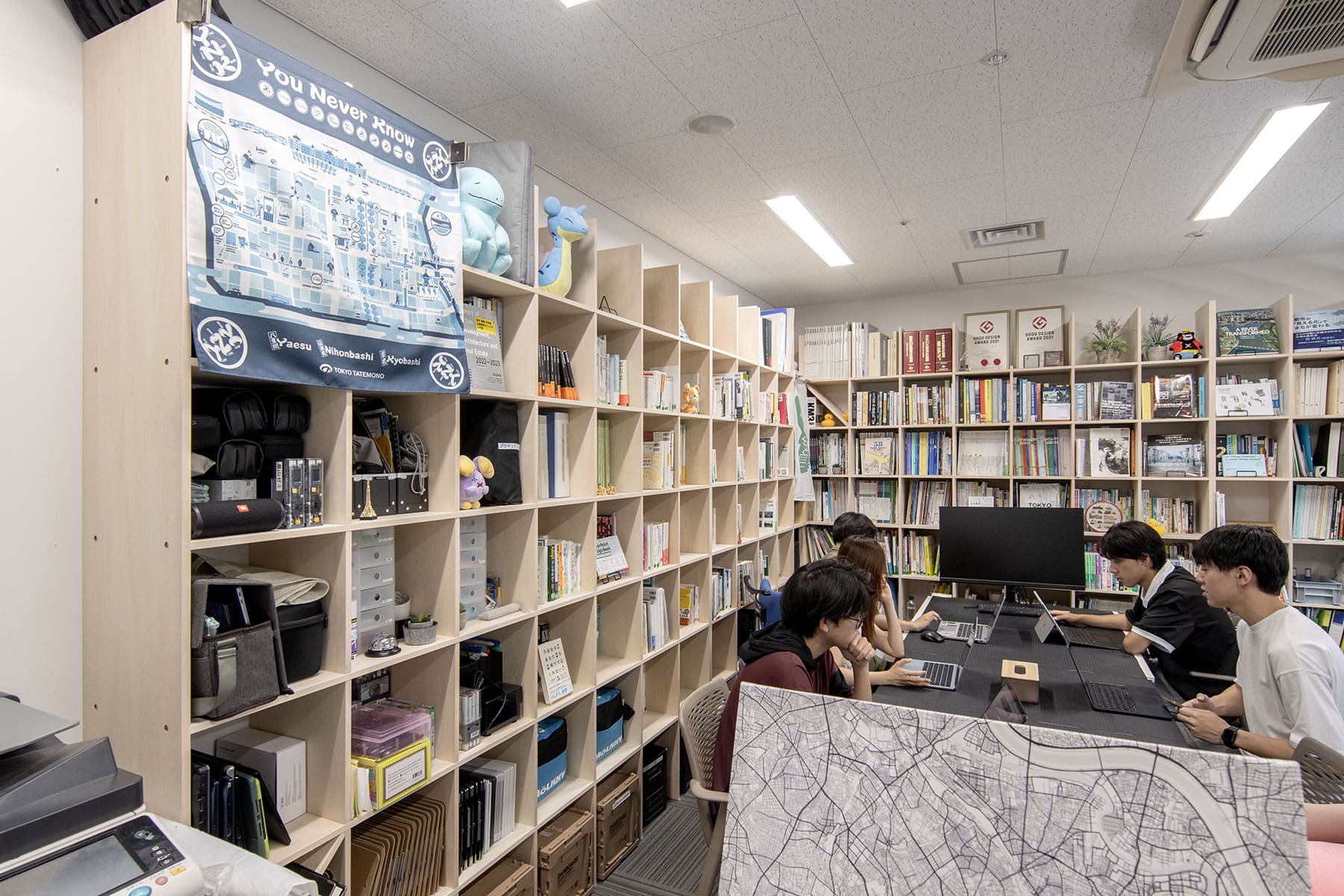 大学研究室の本棚 - Shelf 壁一面の本棚 奥行250mm - マルゲリータお客様事例