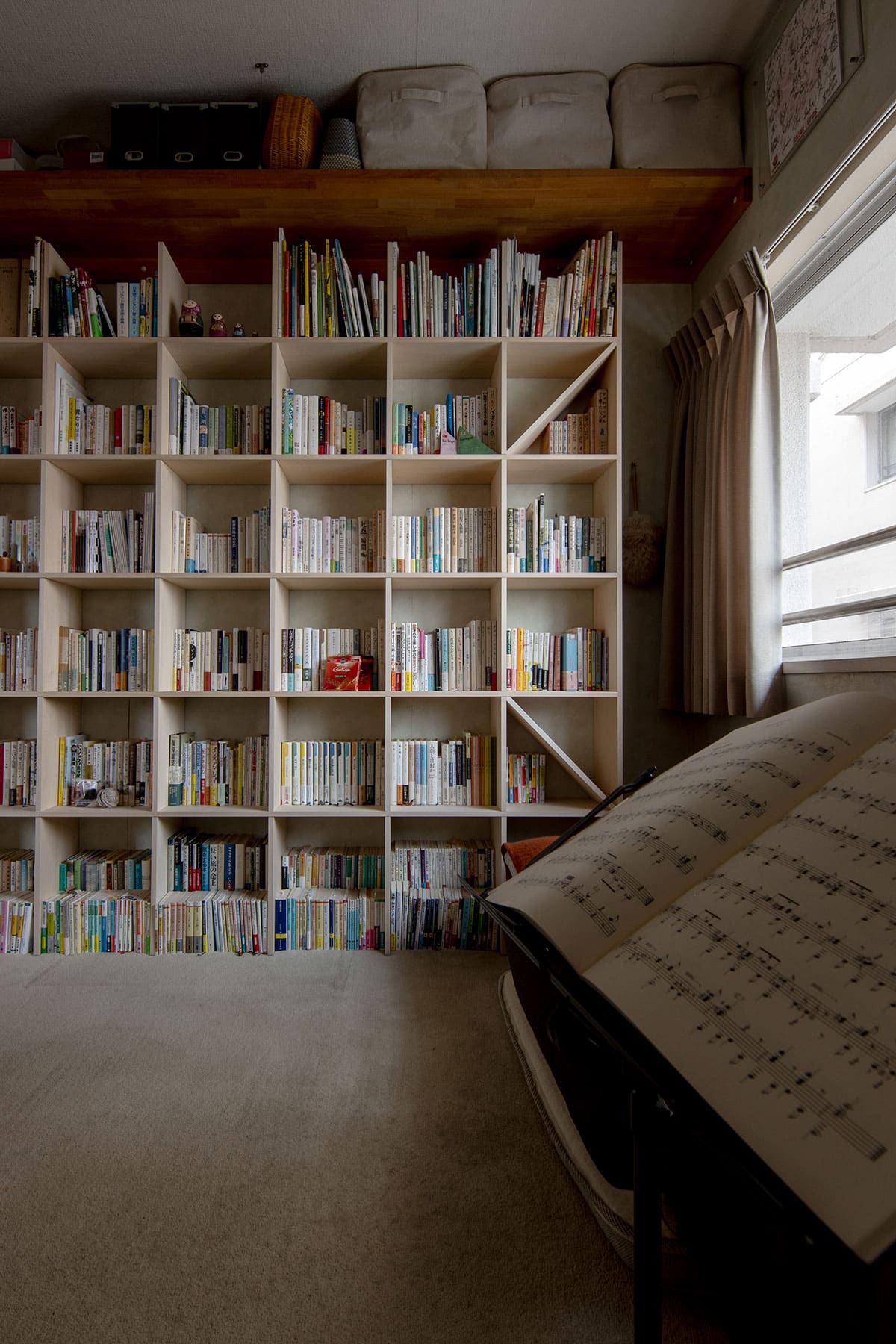 リビングの本棚 - Shelf 壁一面の本棚 奥行250mm - マルゲリータお客様事例