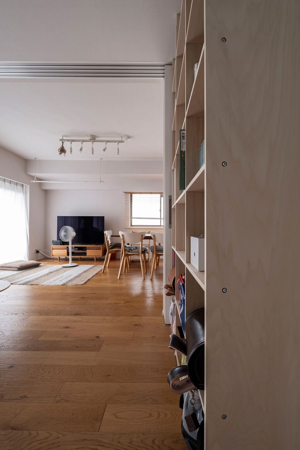 リビングに収納を作る方法とは　収納がない・狭いリビングのアイデアなどをご紹介