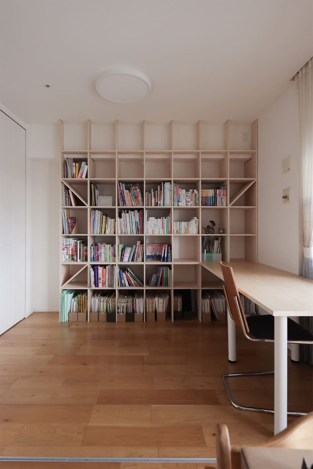 シンプルなおしゃれ学習机8選 中学・高校・二人用など人気商品をご紹介