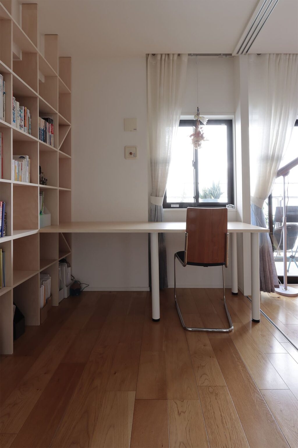 シンプルなおしゃれ学習机8選 中学・高校・二人用など人気商品をご紹介