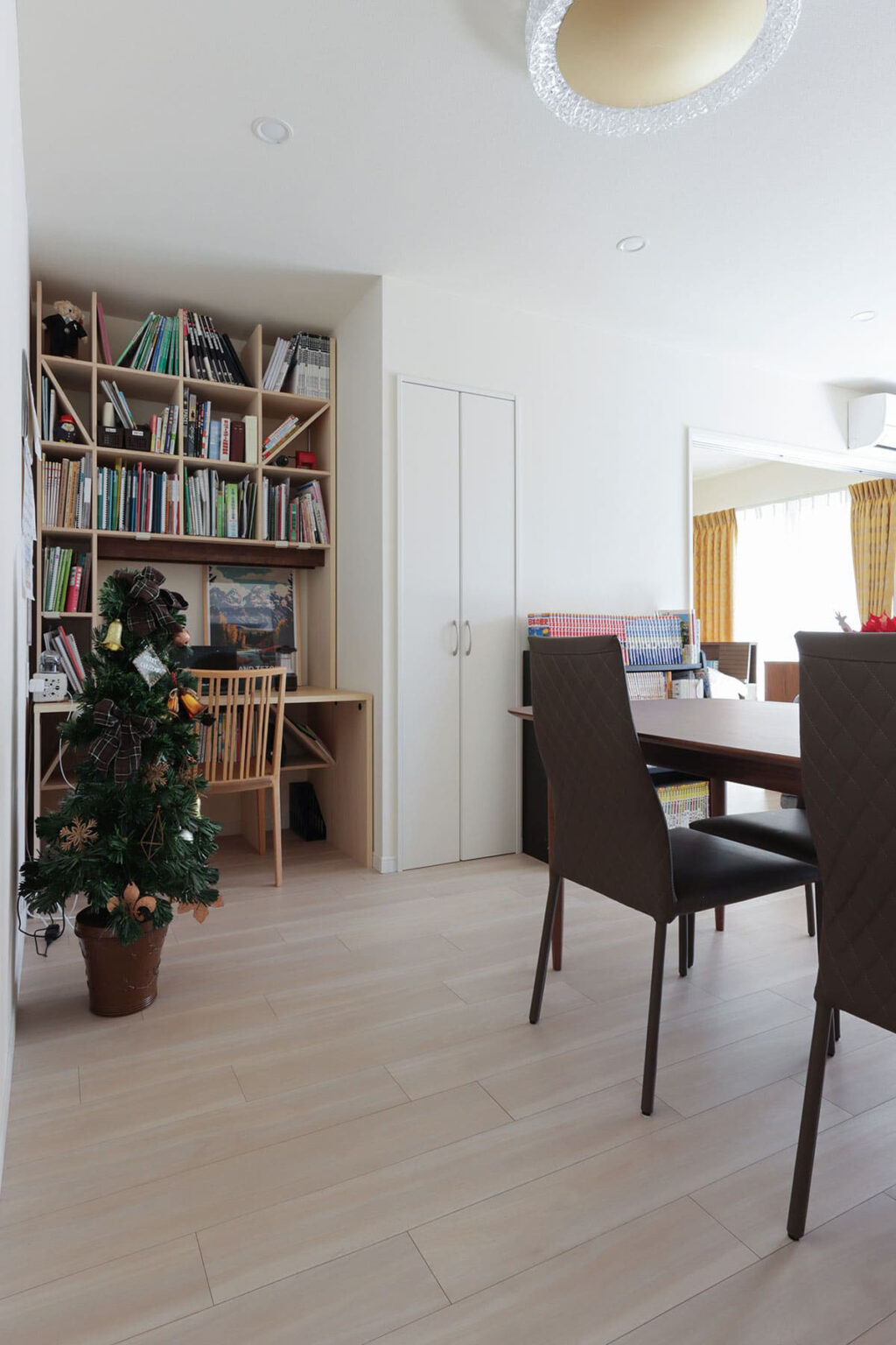 シンプルなおしゃれ学習机8選 中学・高校・二人用など人気商品をご紹介