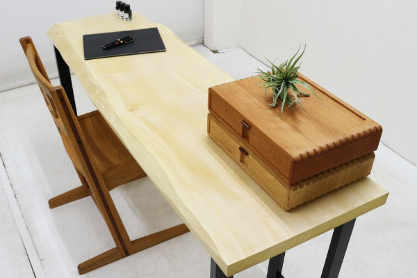 おしゃれな天然木デスク11選 無垢・国産・パソコンデスク・ワークデスクをご紹介