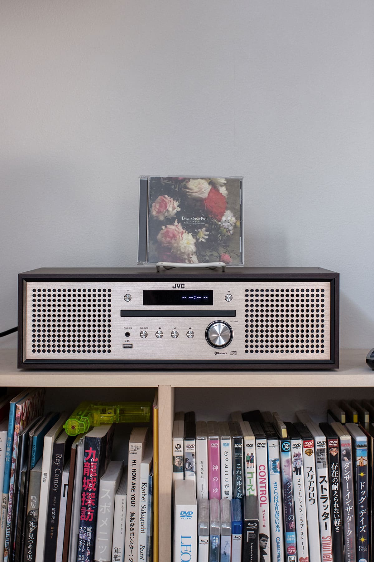 ロフトを活用したテントのような読書空間 - Shelf 壁一面の本棚 奥行350mm - マルゲリータお客様事例