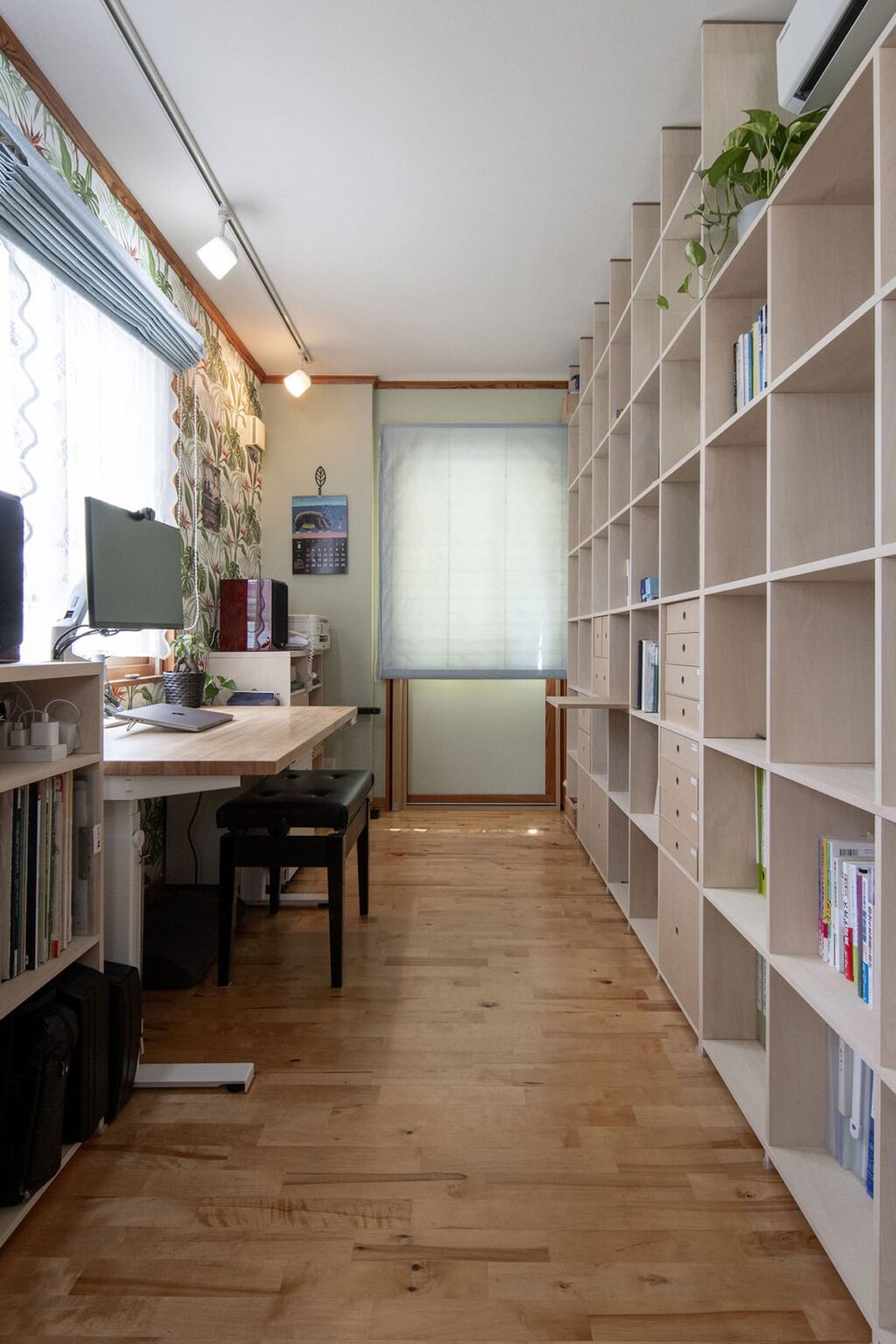 Shelf 壁一面の本棚 奥行350mm - マルゲリータお客様事例