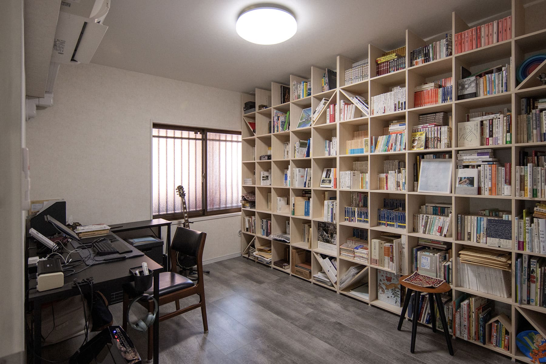 書斎の本棚 - Shelf 壁一面の本棚 奥行350mm - マルゲリータお客様事例