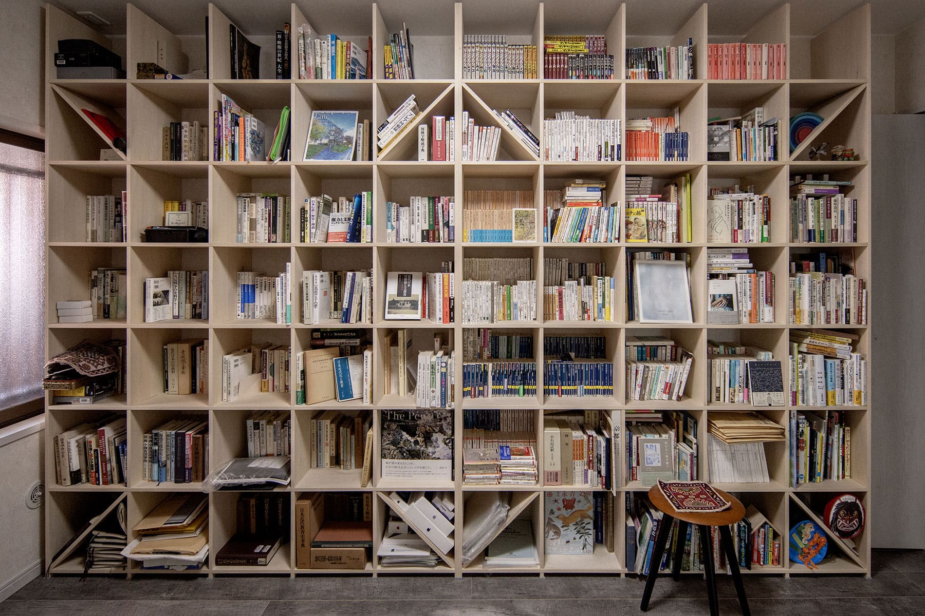 書斎の本棚 - Shelf 壁一面の本棚 奥行350mm - マルゲリータお客様事例