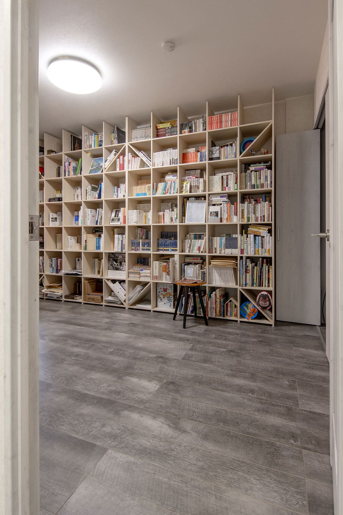 書斎の本棚 - Shelf 壁一面の本棚 奥行350mm - マルゲリータお客様事例