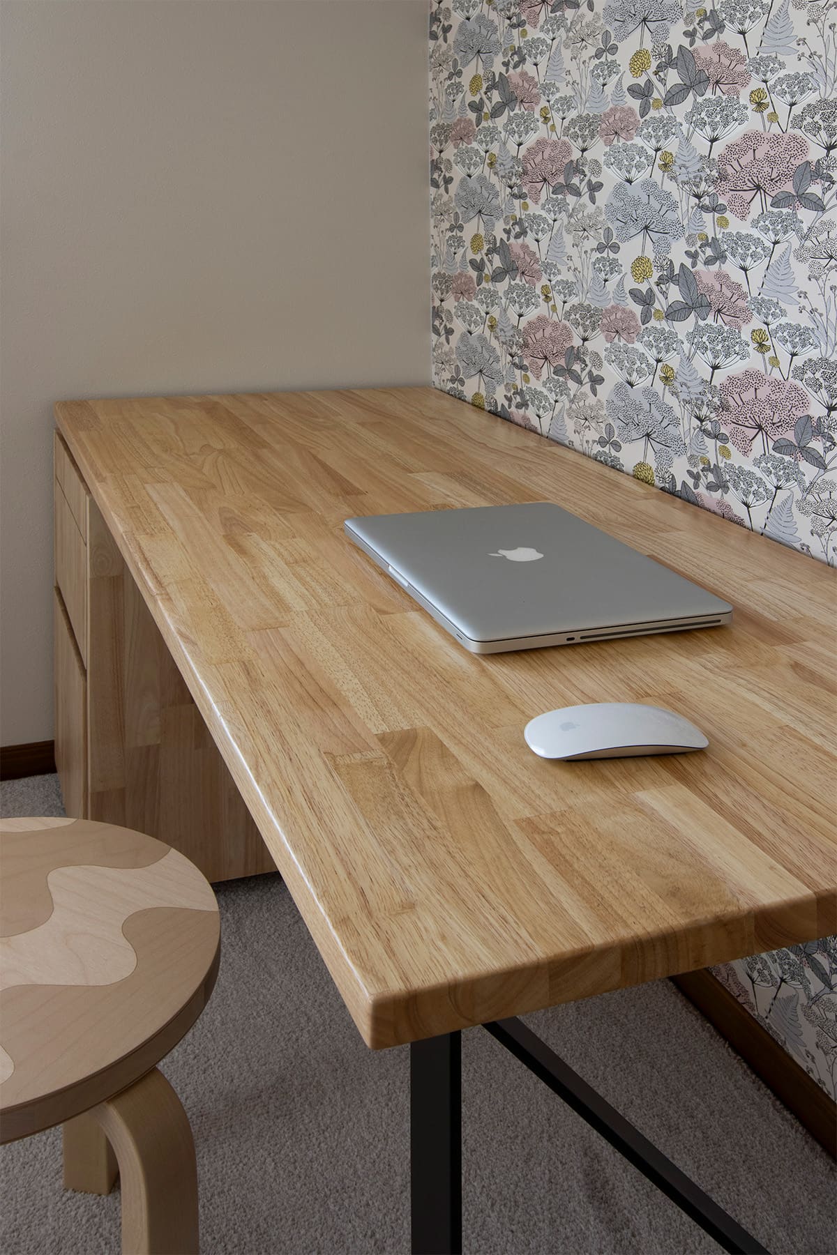 書斎の本棚・デスク - Shelf 壁一面の本棚 奥行250・壁一面の本棚 奥行350・Studio ワークデスク - マルゲリータお客様事例