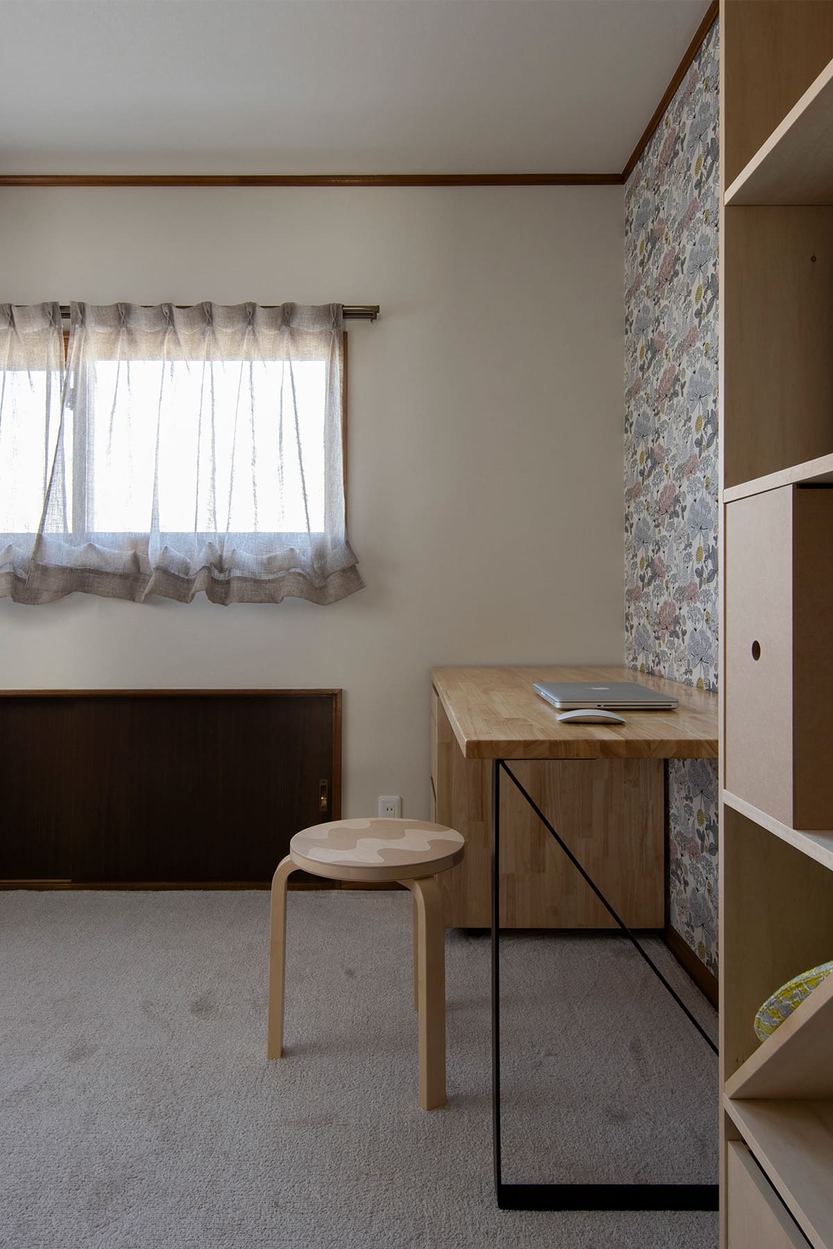 書斎の本棚・デスク - Shelf 壁一面の本棚 奥行250・壁一面の本棚 奥行350・Studio ワークデスク - マルゲリータお客様事例