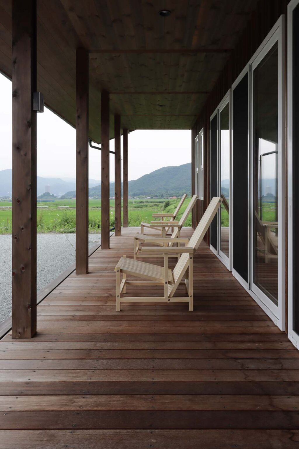 ガーデンチェア・屋外椅子のおすすめ5選 出しっぱなし置きっぱなしでもOKの事例を紹介