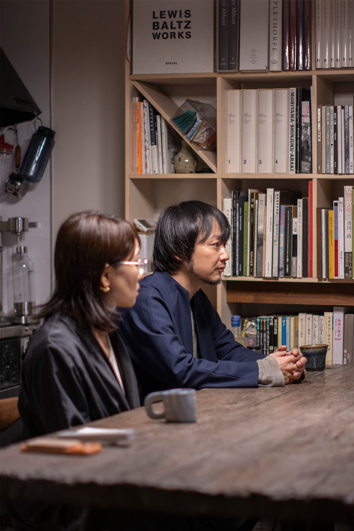 村越としやさん(写真家)・河井菜摘さん(修復専門家)- インタビュー