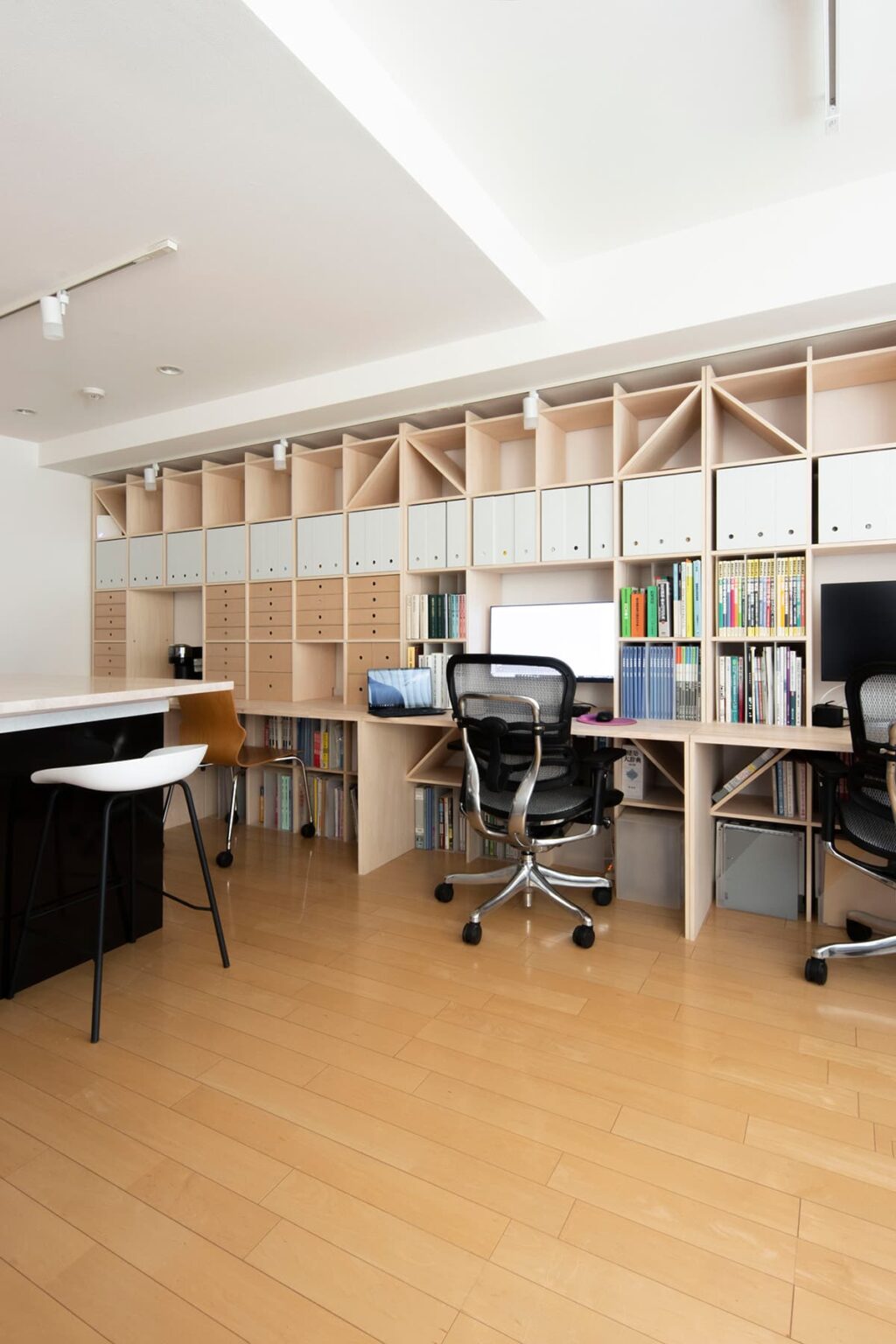 壁に収納を作る方法をご紹介 壁に穴をあけない、工事なしの簡単な方法をご紹介