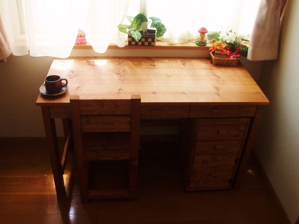 大人になっても使える学習机12選　一生使えるおしゃれなデスクの事例を紹介